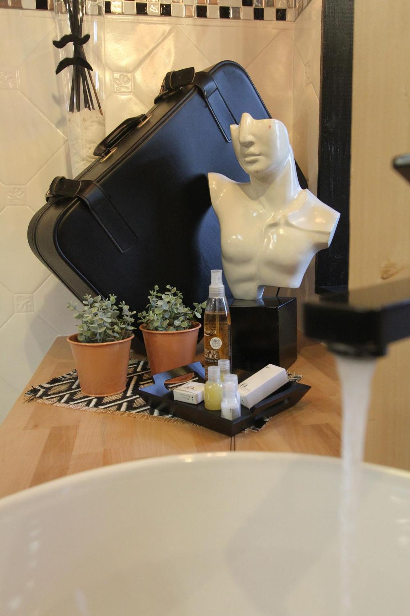 Taty Ginette Maison Et Table D'Hotes Marolles  Exteriör bild